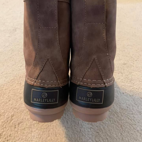 Duck Boots - Picture 3 of 5